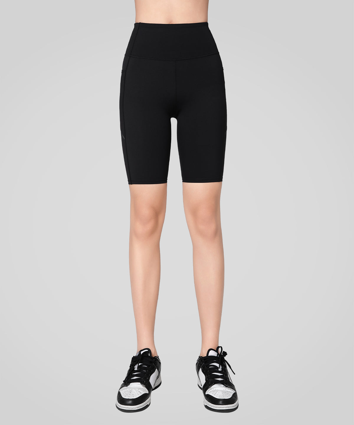 Pantaloncini elasticizzati a vita alta Echo con tasche laterali, 9'' | Pantaloncini da corsa ad alto sostegno da donna