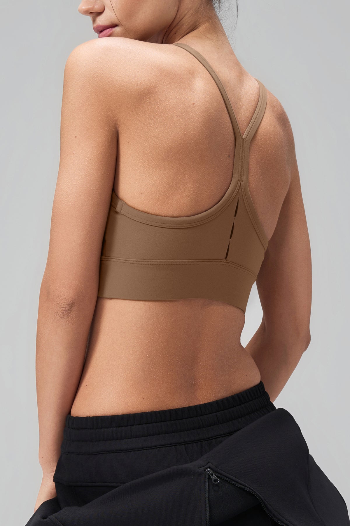 Sujetador de yoga con almohadillas cosidas y espalda en Y Anywhere | Sujetador deportivo de sujeción ligera para mujer