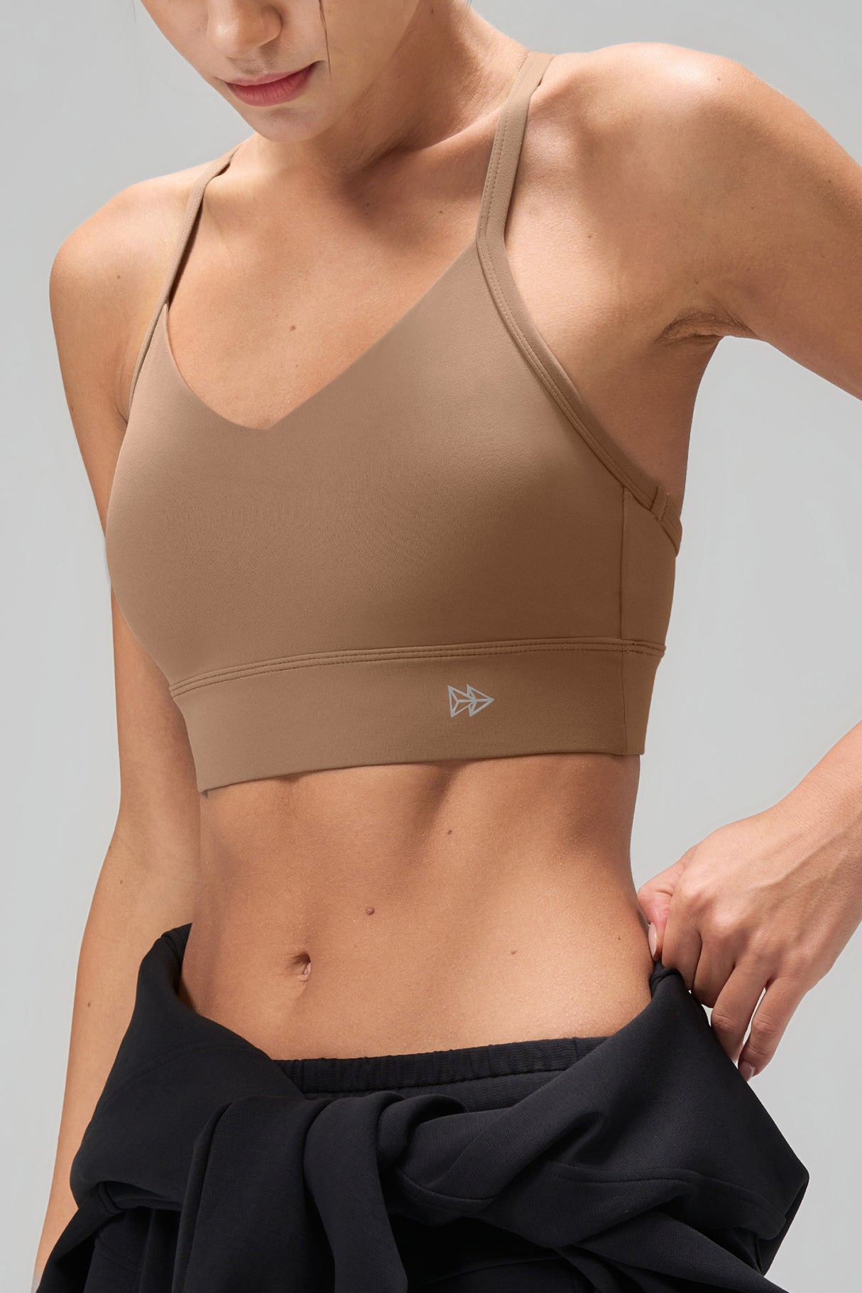 Sujetador de yoga con almohadillas cosidas y espalda en Y Anywhere | Sujetador deportivo de sujeción ligera para mujer