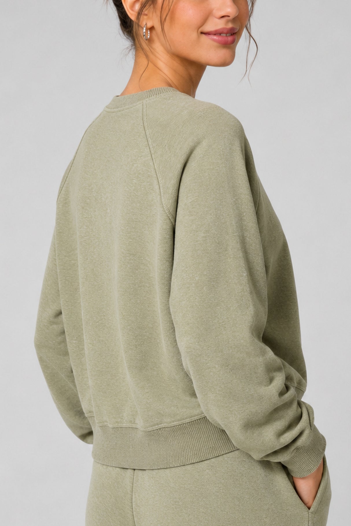 Anywhere™ Cropped Stretch Sweatshirt With Relax Fit | Women's Sports Sweatshirt