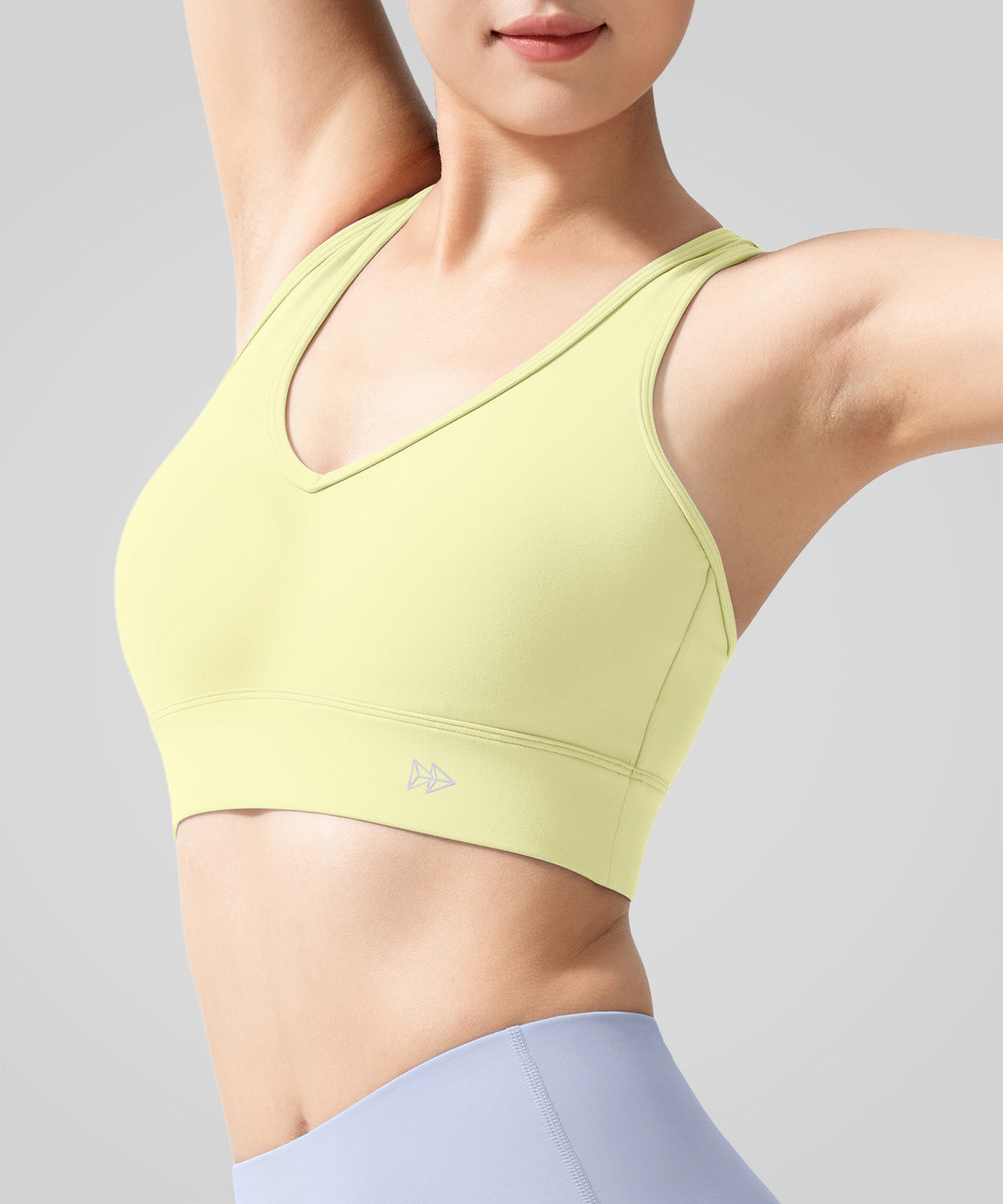 Anywhere V-Ausschnitt Racerback Yoga-BH im neuen Stil | Leicht stützender Sport-BH für Damen