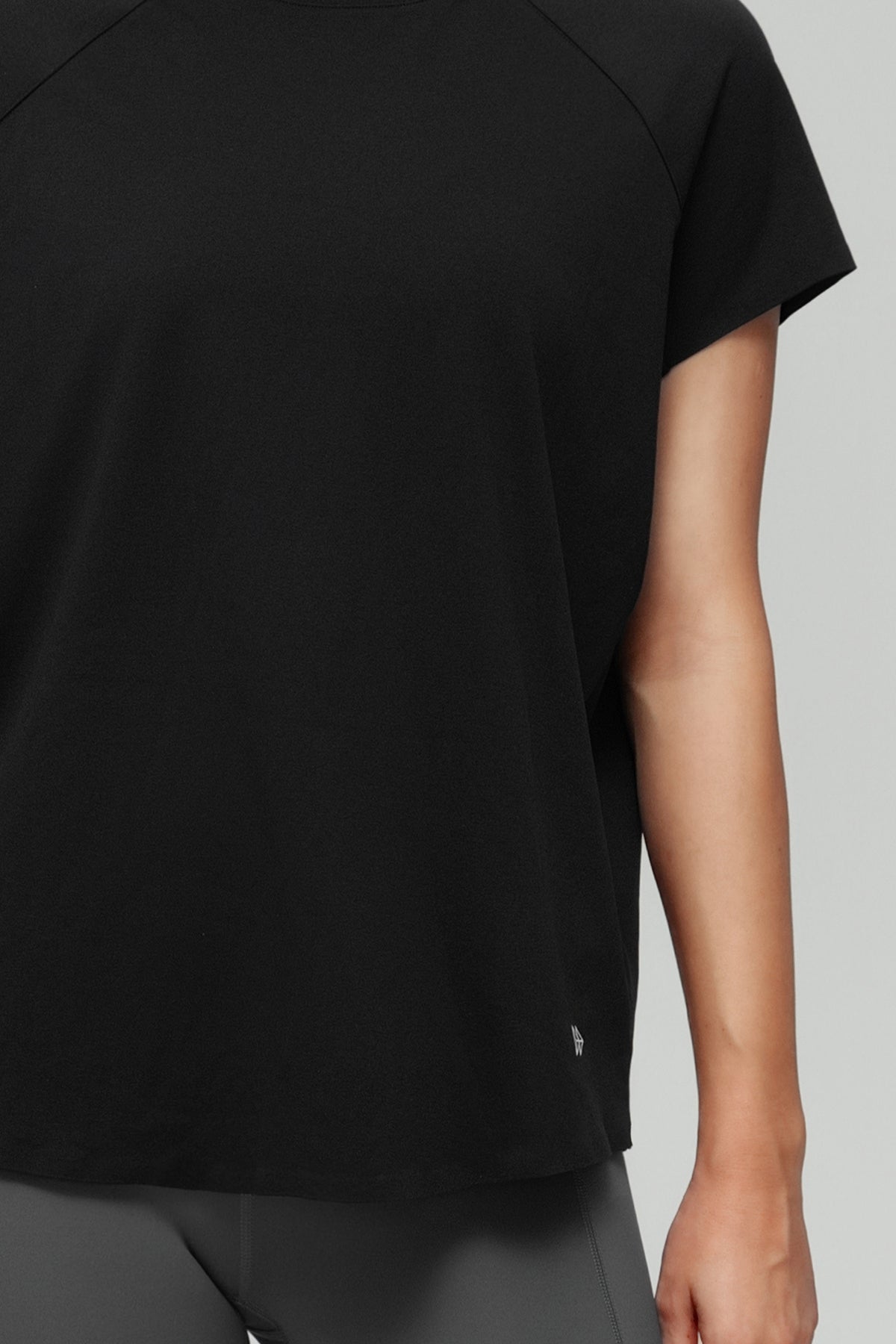 Camiseta cómoda de color liso con espalda de malla en cualquier lugar