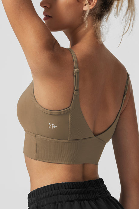 Echo V-ringad ribbad vadderad yoga-bh | Sport-bh med lätt stöd för kvinnor - image 5