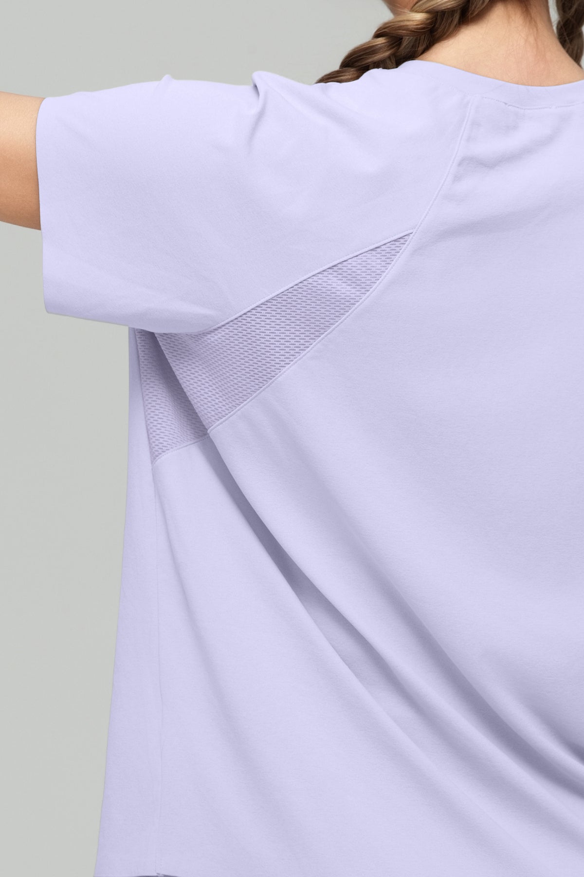 Camiseta cómoda de color liso con espalda de malla en cualquier lugar